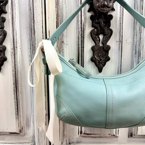 Vintage Coach Buckle Shoulder Bag - Picture 13 of 16